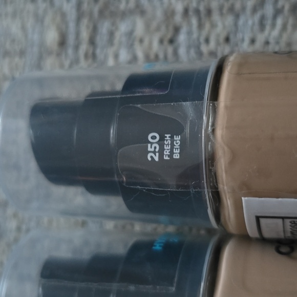 REVLON BRAND COLORSTAY LONGWEAR MAKEUP FOUNDATION  BUNDLE OF 2 - Picture 6 of 9